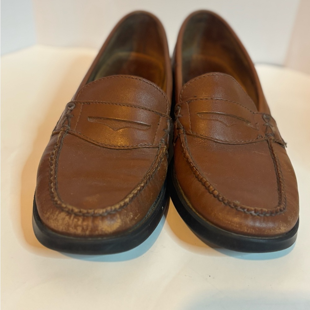 Weejuns Classic Brown Leather Women's Loafers - Picture 4 of 7